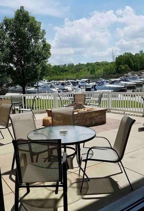 Serenity On The Shores Portage Exterior foto